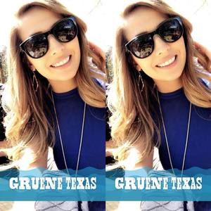 Meet your Posher, Monique